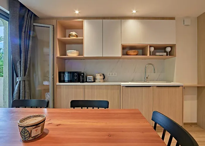 L'escale-appartement Saint-tropez-4 Personnes- Piscine-garage